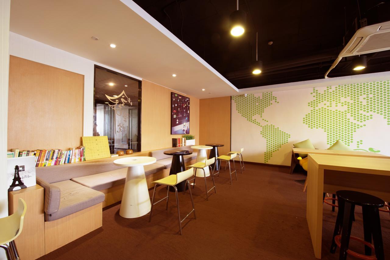 Iu Hotel Hezhou Bus Terminal ภายนอก รูปภาพ